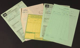 Carbonless copy papers